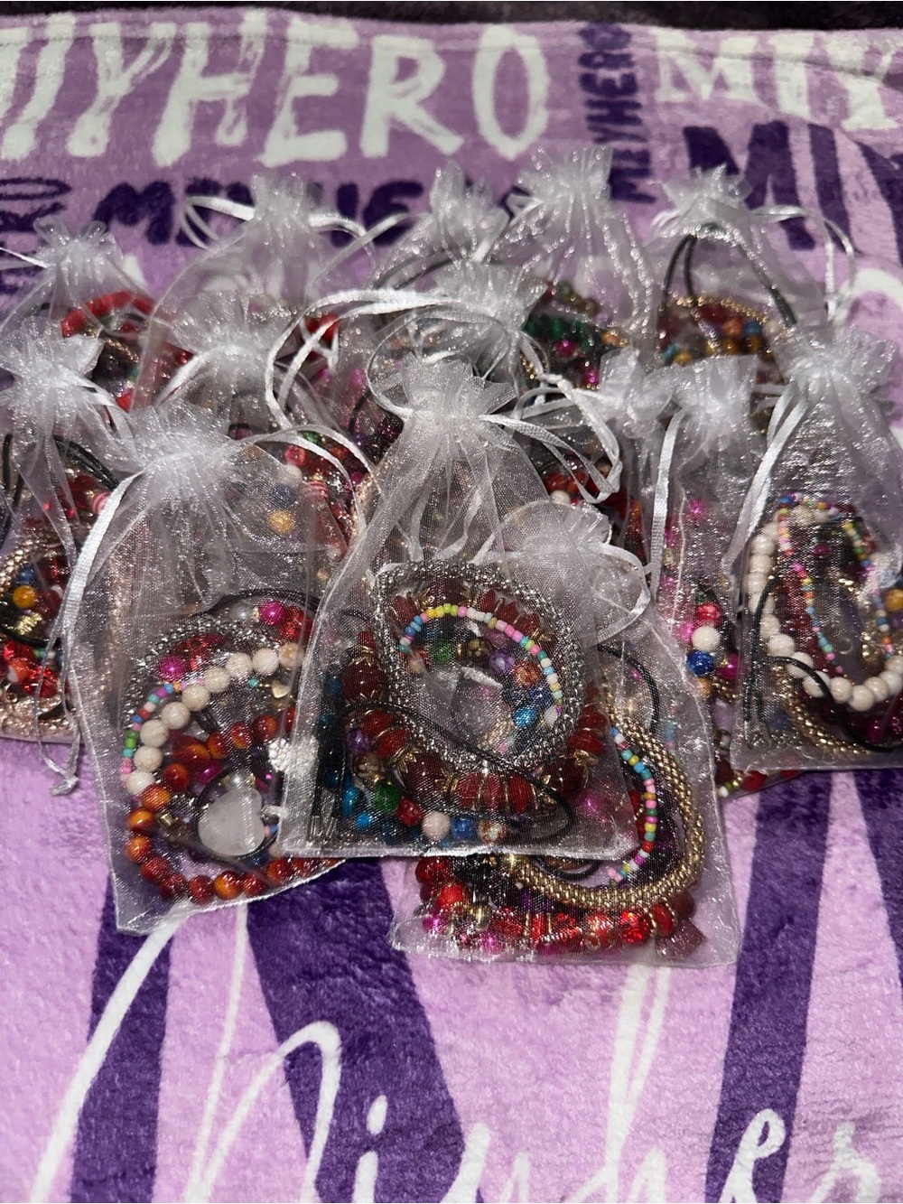 6 piece accessory goodie bag • retail value $100 - Picture 5 of 6